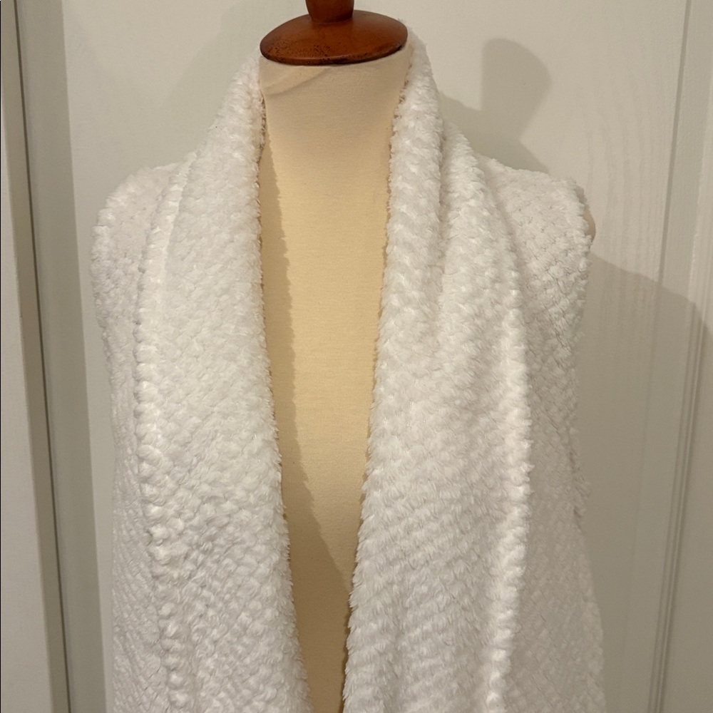 White Plush Shawl Collar Vest - Women's Cozy Layer